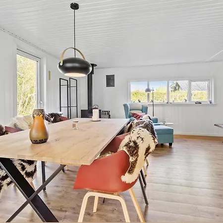 2 Bedroom Stunning In Сasa de vacaciones Jægerspris