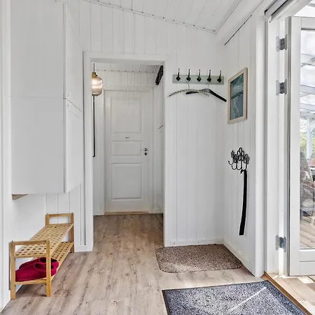 2 Bedroom Stunning In *